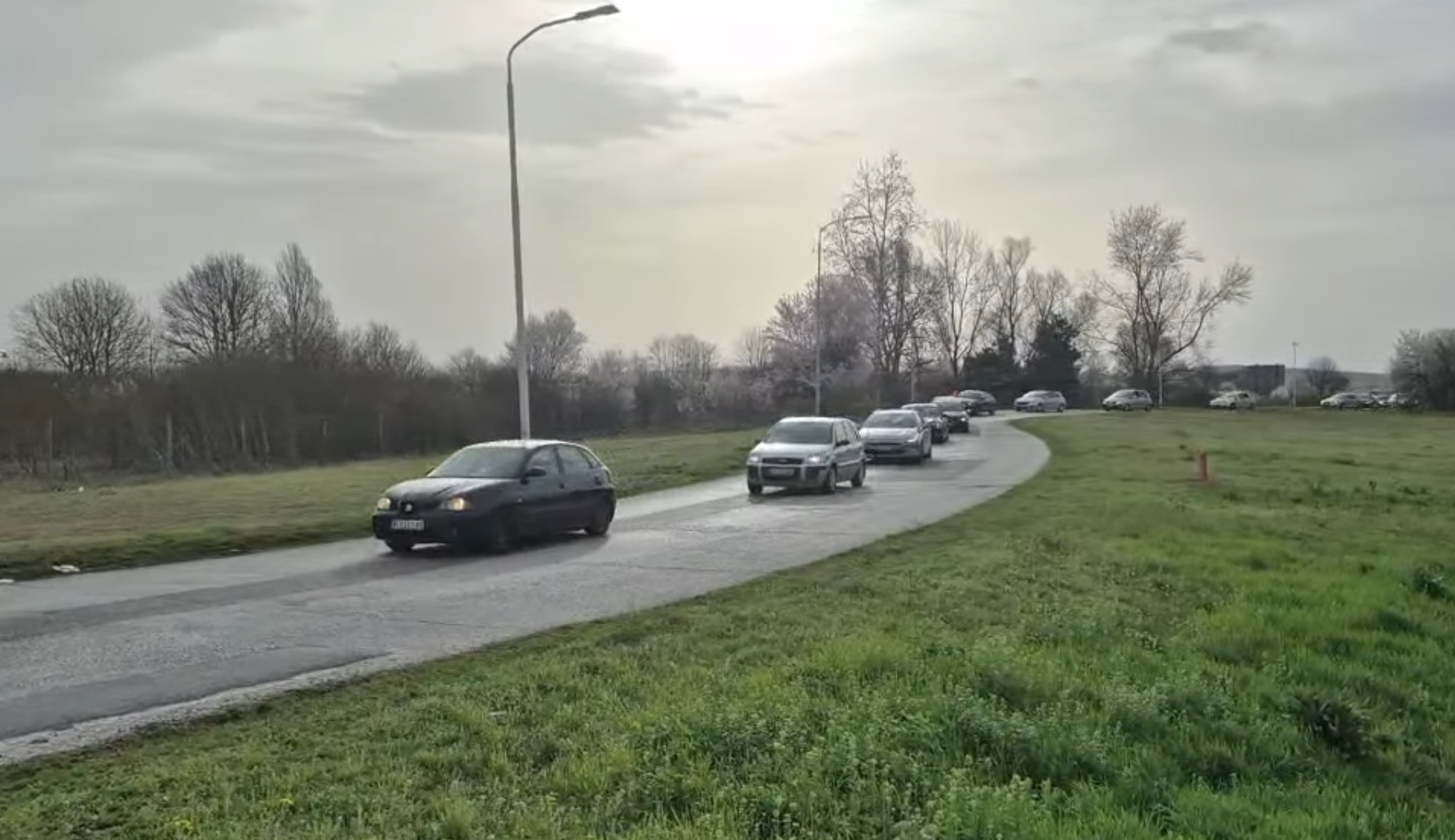 "Zajedno na pravoj strani istorije" - kolona automobila iz Niša otišla u Beograd 1 Screenshot 2025 03 15 at 10.16.20