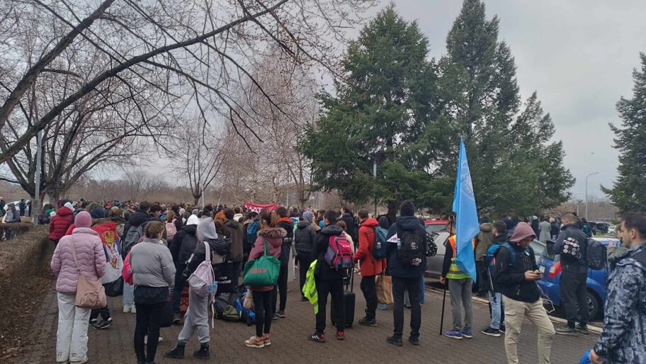 Niš ispratio studente nakon "Studentskog edikta" i sprema se za Beograd i 15. mart 8 ispracaj studenata foto ljubica jocic 12
