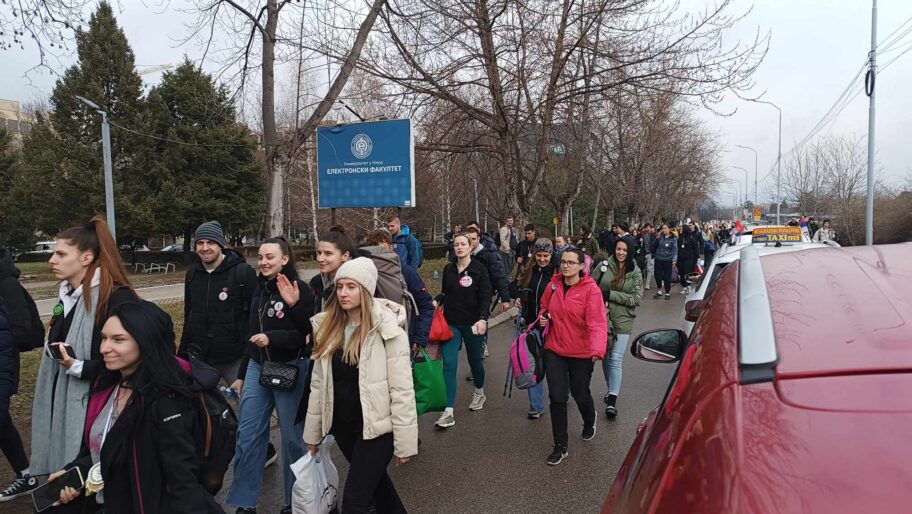 Niš ispratio studente nakon "Studentskog edikta" i sprema se za Beograd i 15. mart 13 ispracaj studenata foto ljubica jocic 2