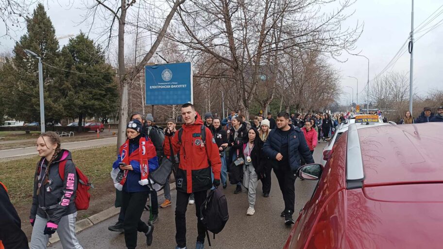 Niš ispratio studente nakon "Studentskog edikta" i sprema se za Beograd i 15. mart 9 ispracaj studenata foto ljubica jocic 3