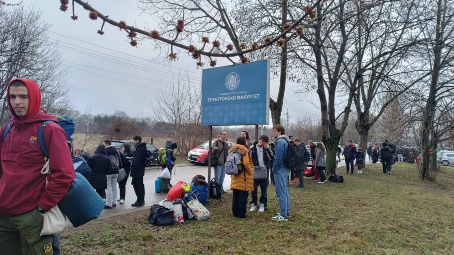 Niš ispratio studente nakon "Studentskog edikta" i sprema se za Beograd i 15. mart 18 ispracaj studenata foto ljubica jocic 8
