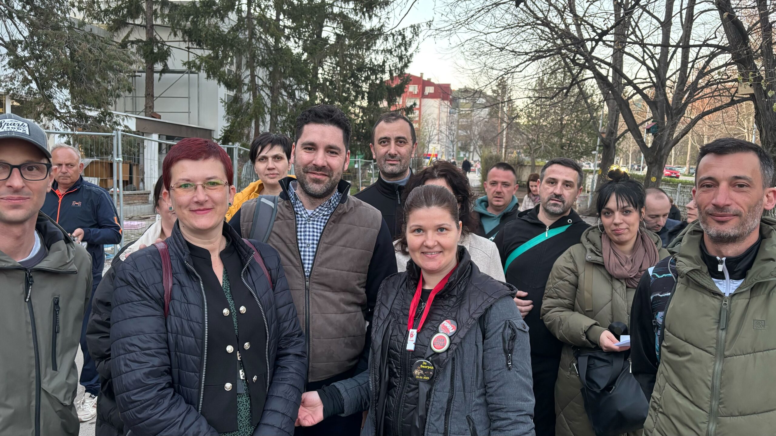 Učiteljica iz Niša podržala studente pa joj našli zamenu, roditelji došli da je zaštite 1 os 4 scaled