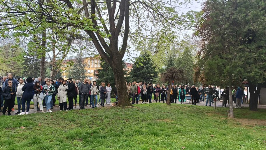 Završen protest ispred niškog Medicinskog fakulteta, studenti poručili "kraj je onda kada mi kažemo da je kraj" 10 1000006247