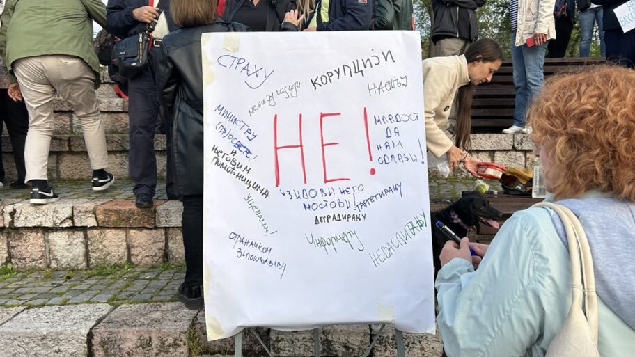 "Dnevnicima protiv dnevnica" - profesori niških gimnazija rekli ne strahu i korupciji 4 f02c3e46 6a12 4f89 ae9c b0b3c647c8a3