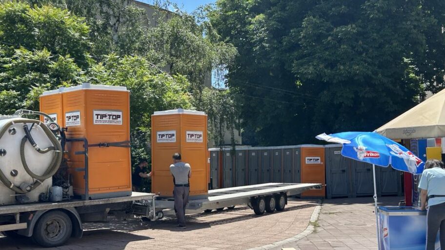 711dc1b1 c6c2 46d8 add3 885fbbf8e130