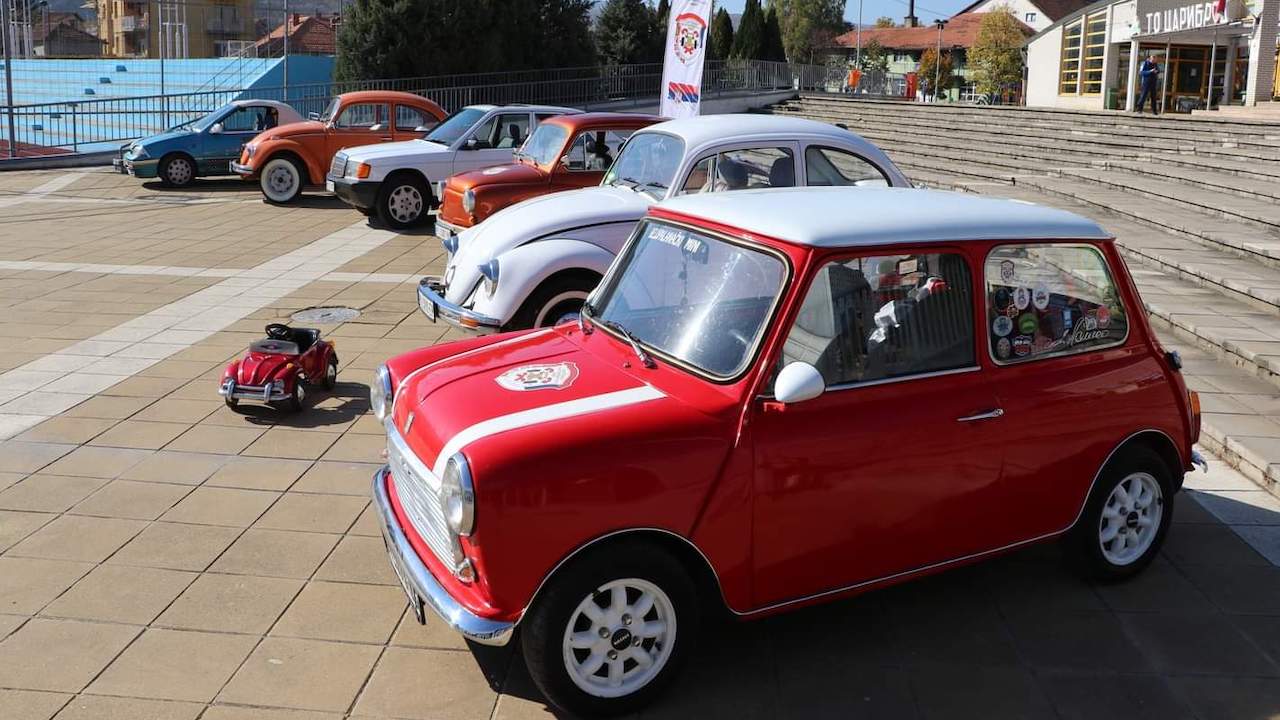 Prvi skup oldtajmera u Pirotu 10. maja 1 Aleksandar Todorovic