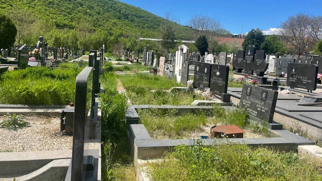 Isti ponuđač iz drugog pokušaja prodao polovno pogrebno vozilo prokupačkom Vodovodu za 16.384 evra 1 GROB2