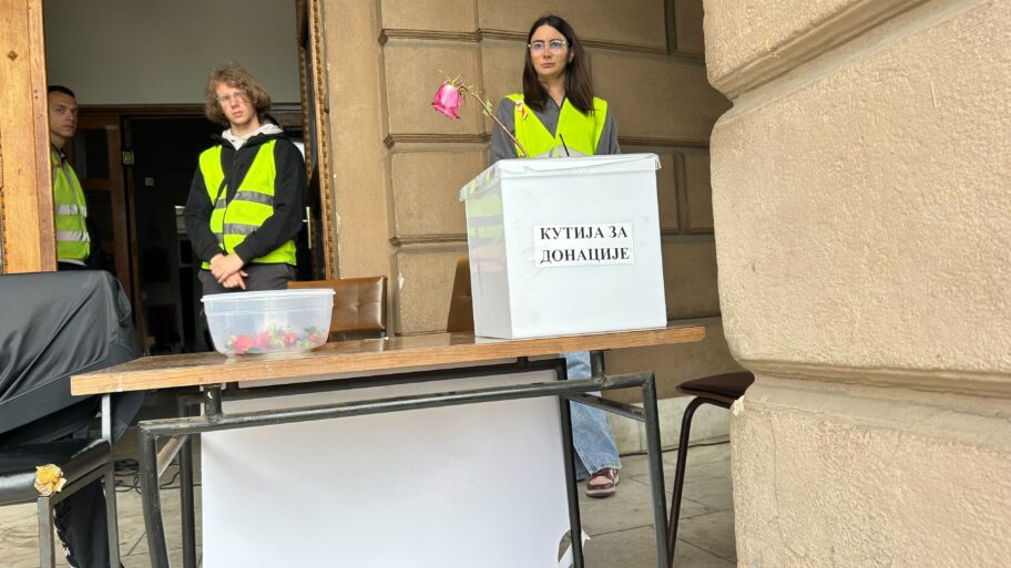 Protest ispred niškog Univerziteta - studenti pitaju "Platforma čeka, šta vi čekate?" 4 IMG 9854 1