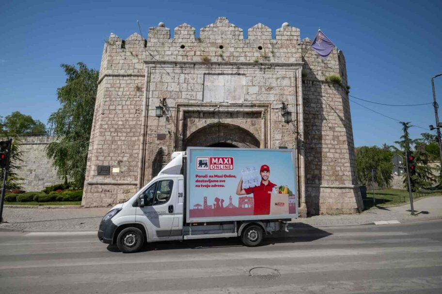 Maxi Online Nis naslovna