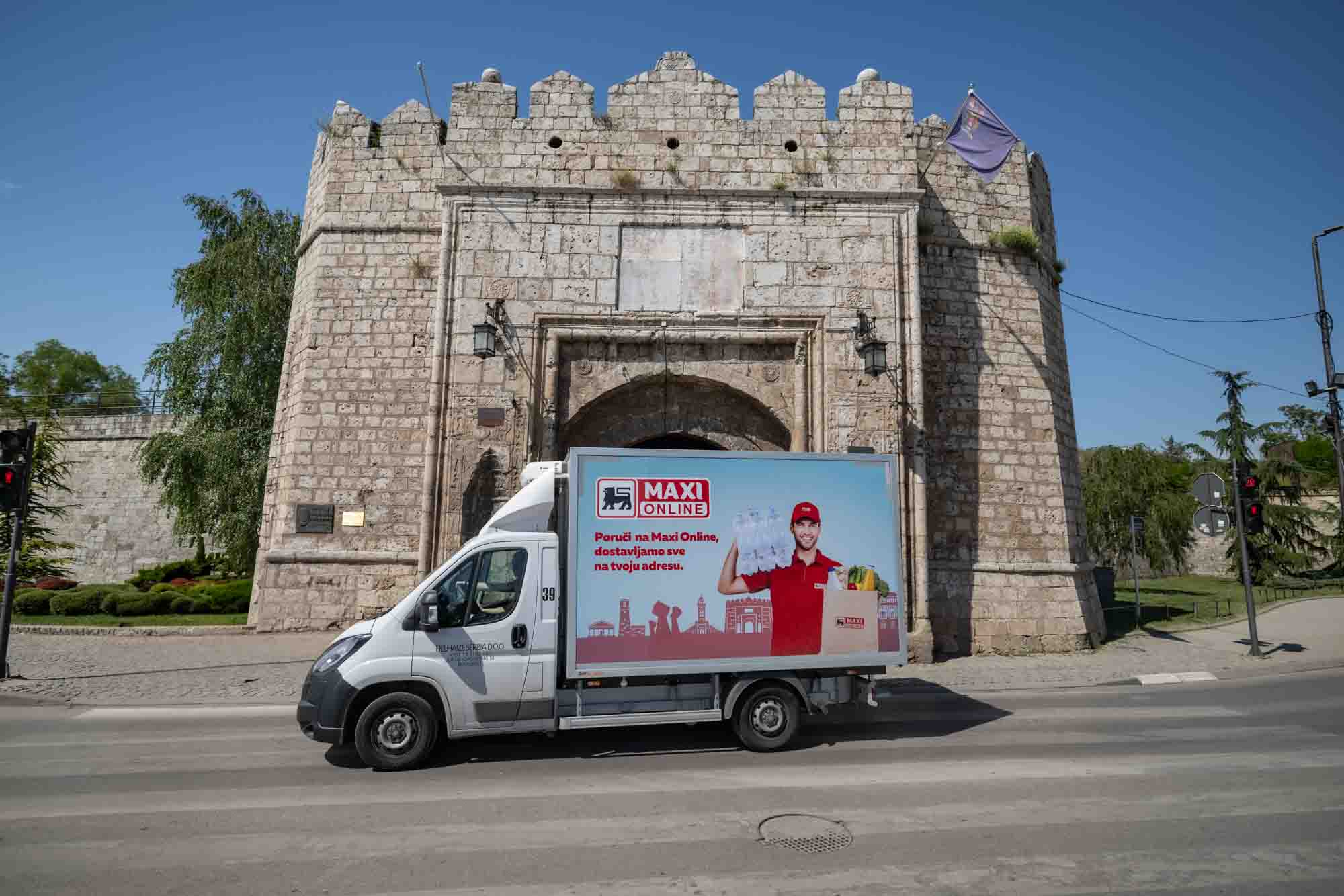 Maxi Online Nis naslovna