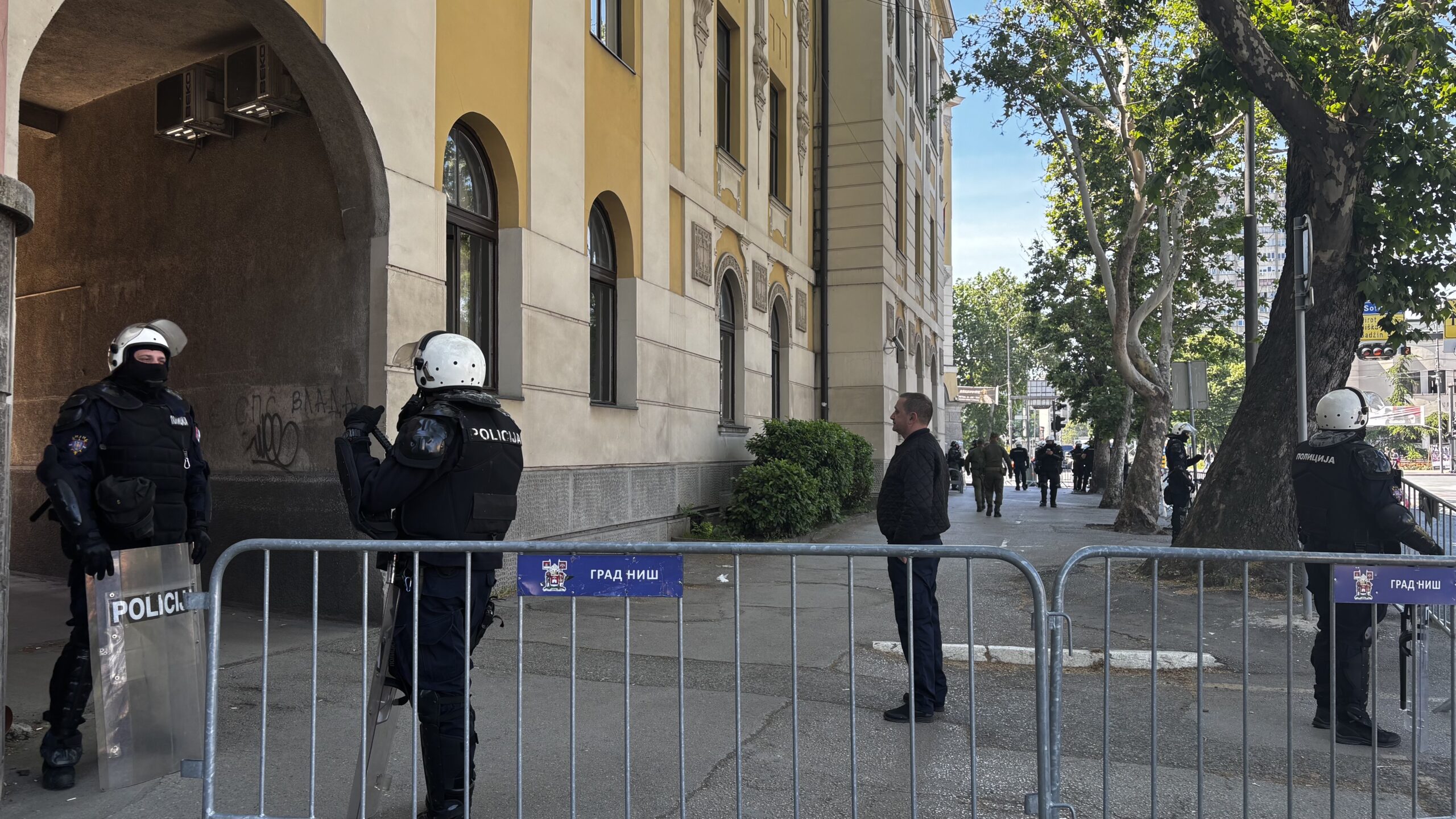 Prekinuta blokada Suda u Nišu, zgradu čuva žandarmerija 1 img 7998 scaled