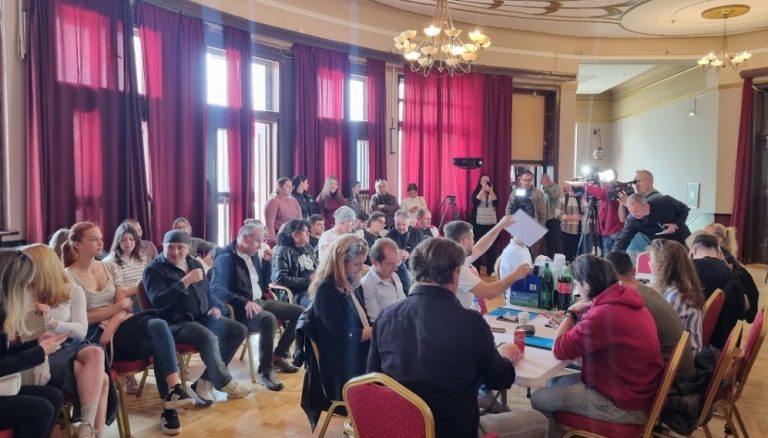 "Nebo je malo za sve" - priča o Nišu, ljubavi i duhu nekadašnjih vremena uz muziku Kerbera 3 mjuzikl kerber foto narodno pozoriste nis 4