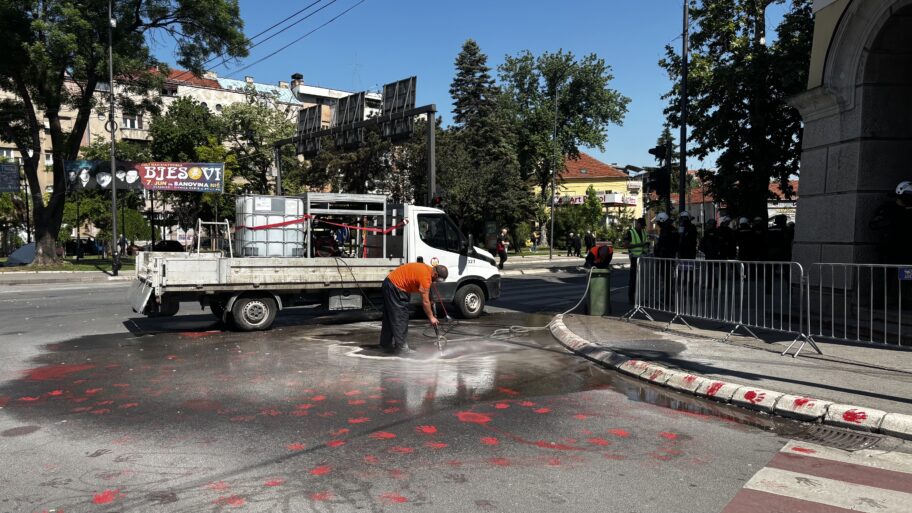 Prekinuta blokada Suda u Nišu, zgradu čuva žandarmerija 3 sud 4