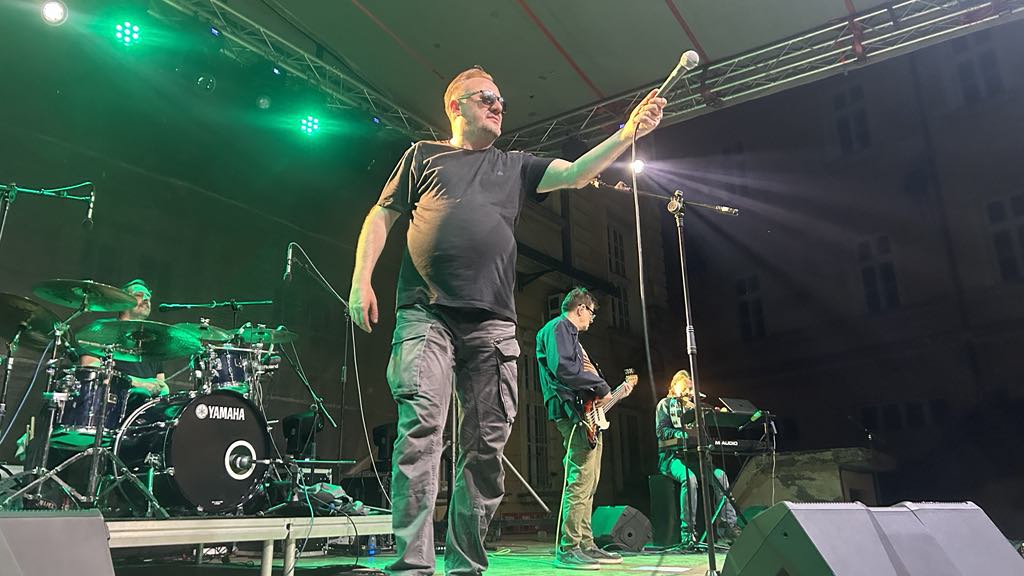 7dbca7bc 7844 44d3 a5d0 48eec32120ed