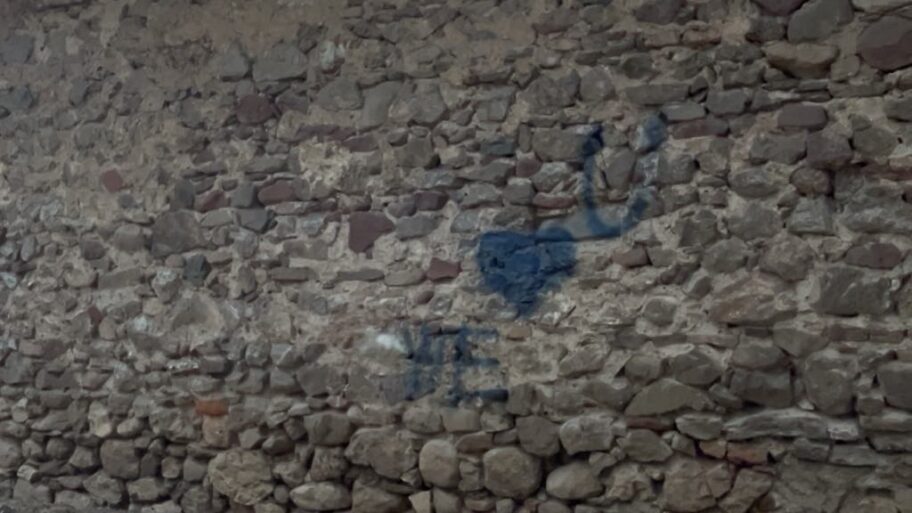 ef2208f0 f232 4a50 80b1 10e51c901b06