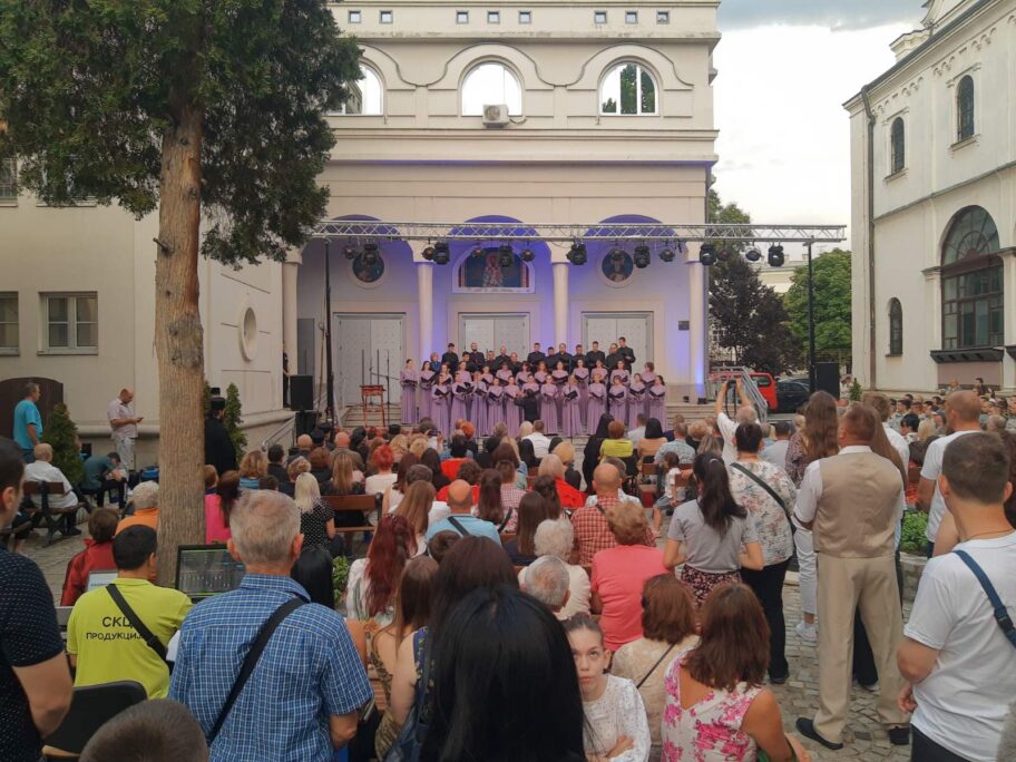 Vidovdanska akademija u subotu u Nišu 11 hor foto branko