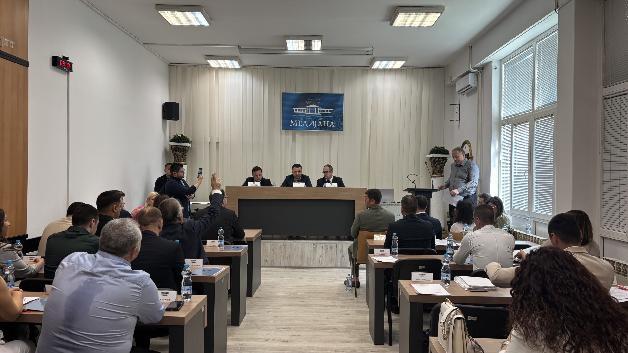 Političke čarke u Skupštini niške Medijane, SNS predlaže novoj vlasti da dovede Acu Lukasa 1 img 0851 scaled