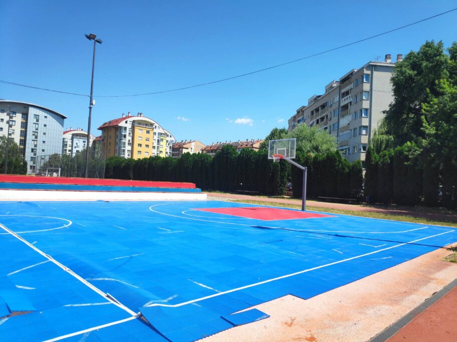 Uništeni novi tereni u dvorištu škole u Duvaništu 2 os dusko r