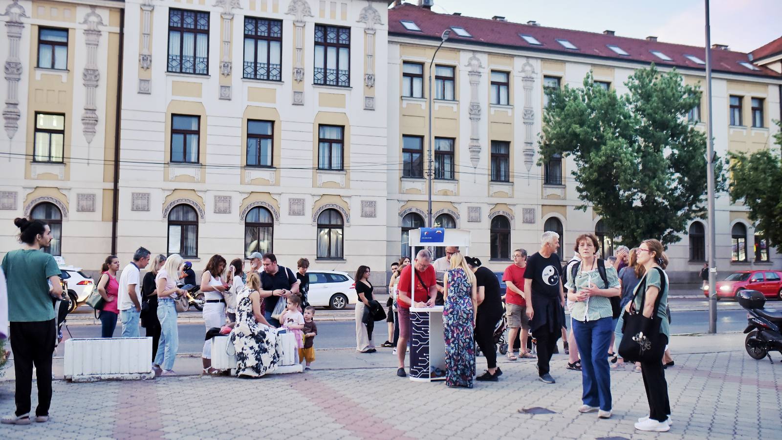 Blizu 5.000 potpisa prikupljeno u Nišu za raspisivanje vanrednih parlamentarnih izbora 1 peticija3