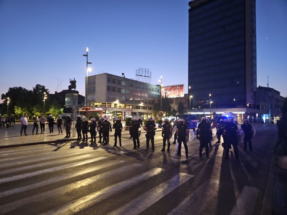 Policija prekinula blokade ulica u Nišu 7 viber image 2025 06 30 05 00 41 573