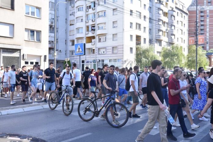 0 02 05 e7d8e9d744aeeaa6161853cd3210e6bc28b83e68490954e038ba5b831b571661 21c4e1c12c3