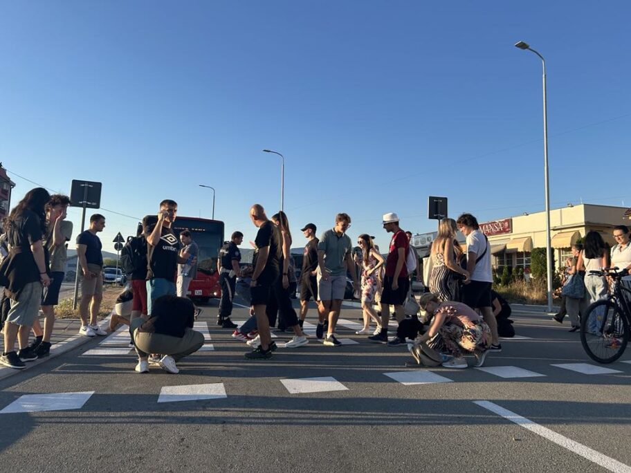 3bf7f6ea 9229 46d7 b90b 9bed3abdd86f