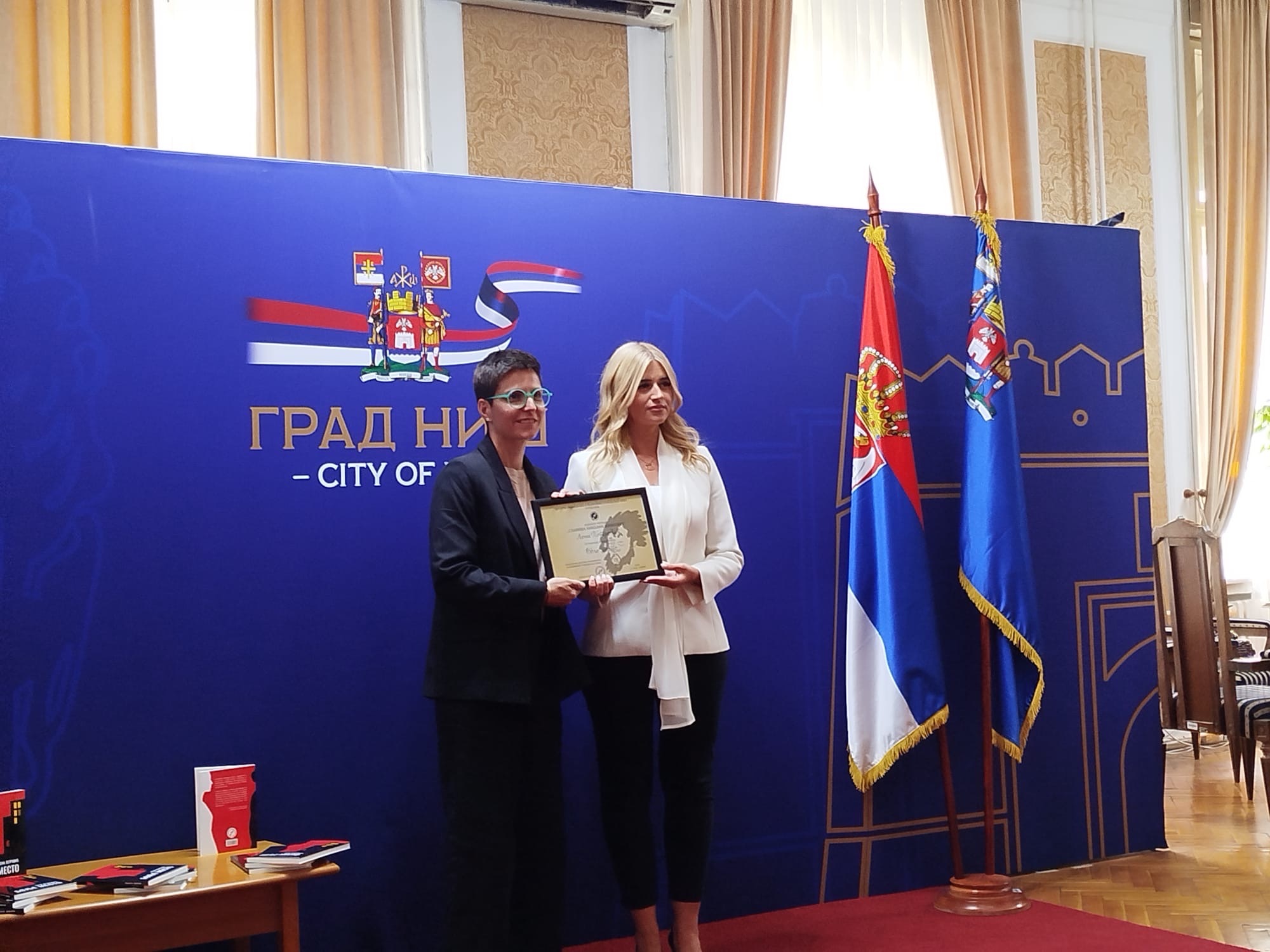 52ef42e8 43df 435b 99cf e40c56275ec2