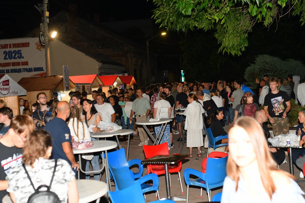 Biciklima do Suda, pa pešice do "Buregdžijade" – sukob organizatora sa učesnicima protesta 1 5916a2d5 4ad8 4cee bb0c 152e5c548f55