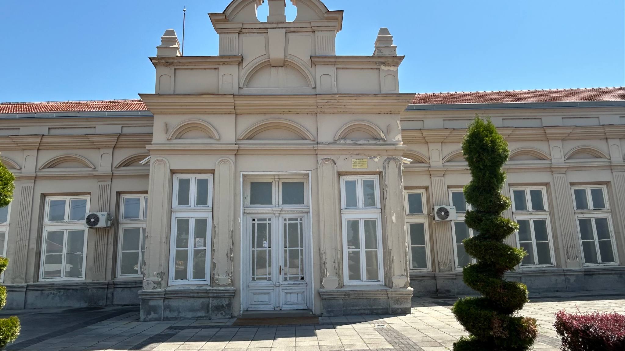 6dbf44bf e9c6 4a06 9cfb 38625daeb02a