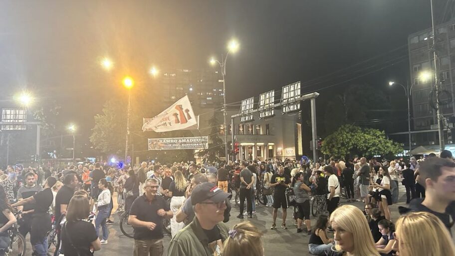 Biciklima do Suda, pa pešice do "Buregdžijade" – sukob organizatora sa učesnicima protesta 6 8d543249 7c9a 47d5 9b0c 73989ee35861