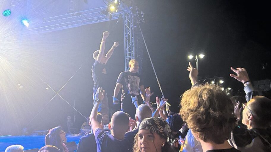 90472797 84c8 411b 9b80 7c61c5d4f4fb