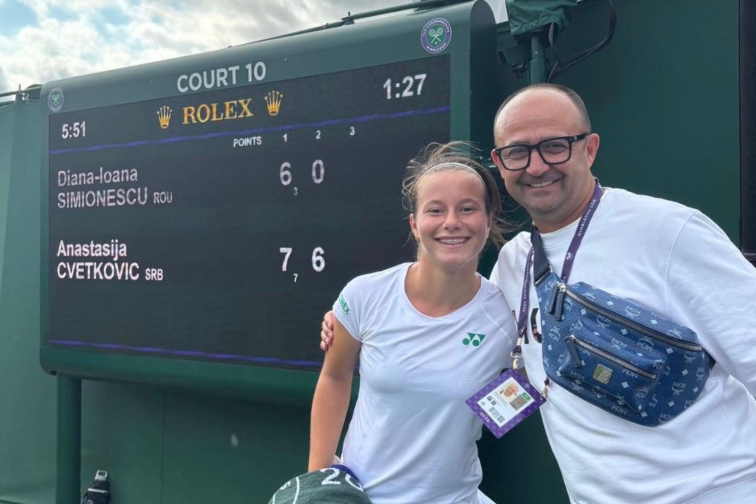 Anastasija Cvetkovic TAZ sa trenerom Nikolom Zivkovicem na juniorskom Vimbldonu jul 2025 scaled