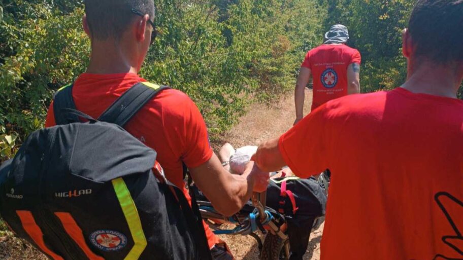 Gorska služba spasila turistkinju kod Sokobanje 3 GSS stanica NIS 1