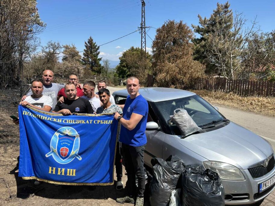 Policajci iz niškog sindikata odneli pomoć selima pogođenim požarom 2 img 3553