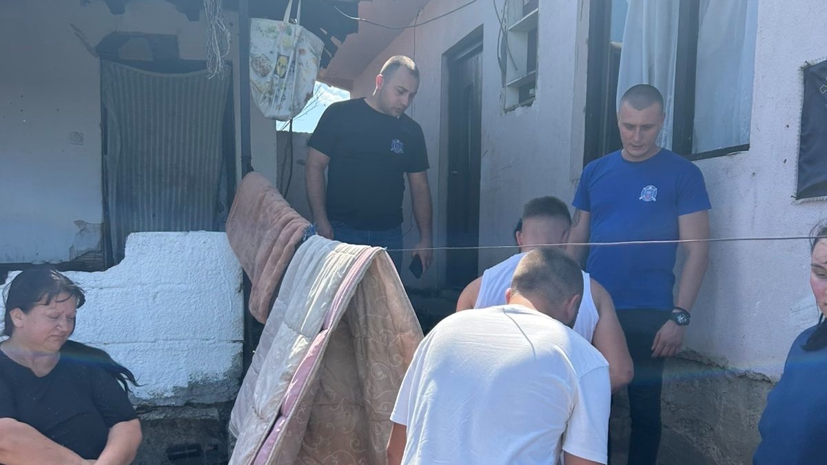 Policajci iz niškog sindikata odneli pomoć selima pogođenim požarom 1 img 3555