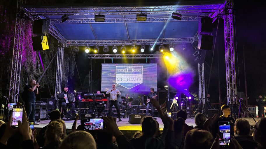 Topalko otvorio "Medijanino kulturno leto" u Nišu: Poruke slobode i podrška protestima 3 img 3830