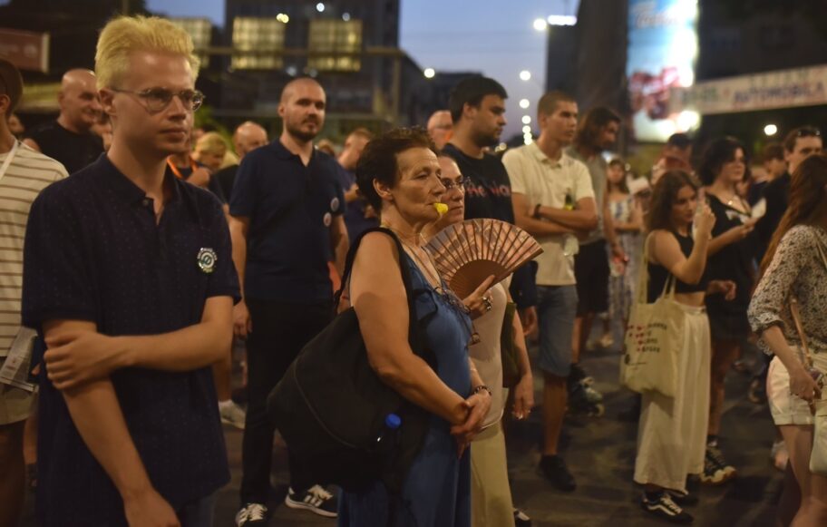 "Nećemo ići na adrese SNS funkcionera, to će jednog dana policija" - održan protest u Nišu 3 img 4587