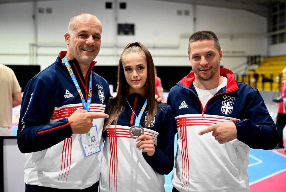 🥉Jos jedna medalja za TeamSerbia🇷🇸 Mlada tekvondistkinja Tina Ninic osvojila je BRONZANU ME