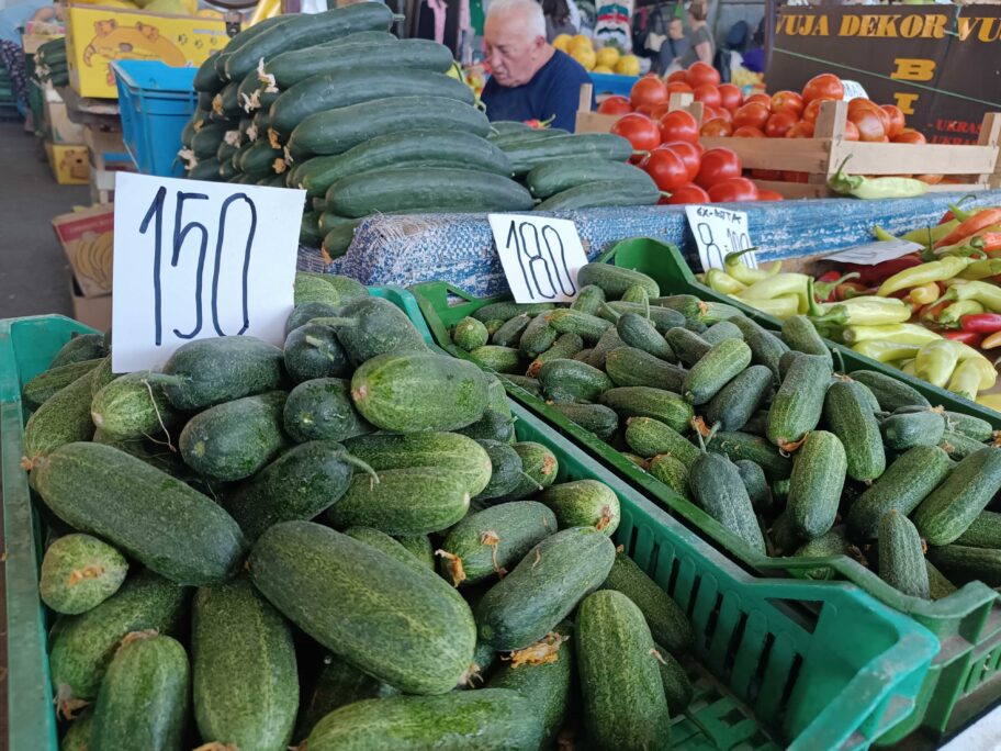 Niške pijace pred pripremu zimnice - cene za kupce visoke, mnoge domaćice odustale od ajvara 2 1000009143
