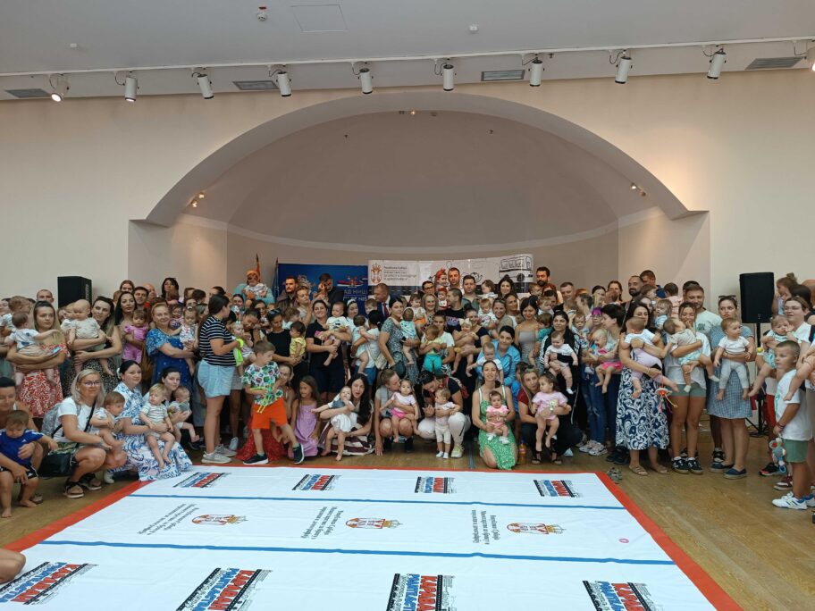 Najslađa trka održana u Nišu - 120 beba takmičilo se na "Puzijadi" 4 1000009193