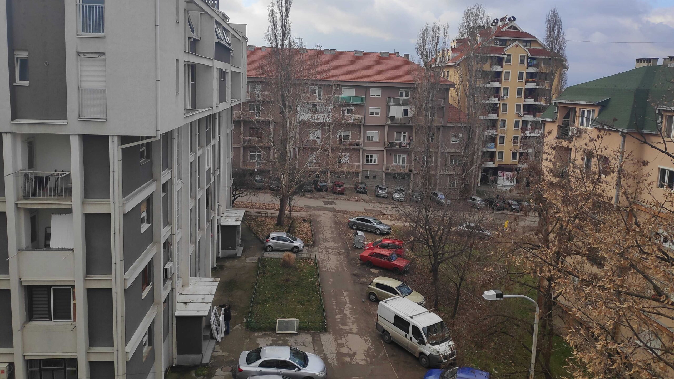 Privatne firme preuzimaju uređivanje međublokovskih prostora u Nišu - cena 2,2 miliona evra 1 1756201439982 scaled