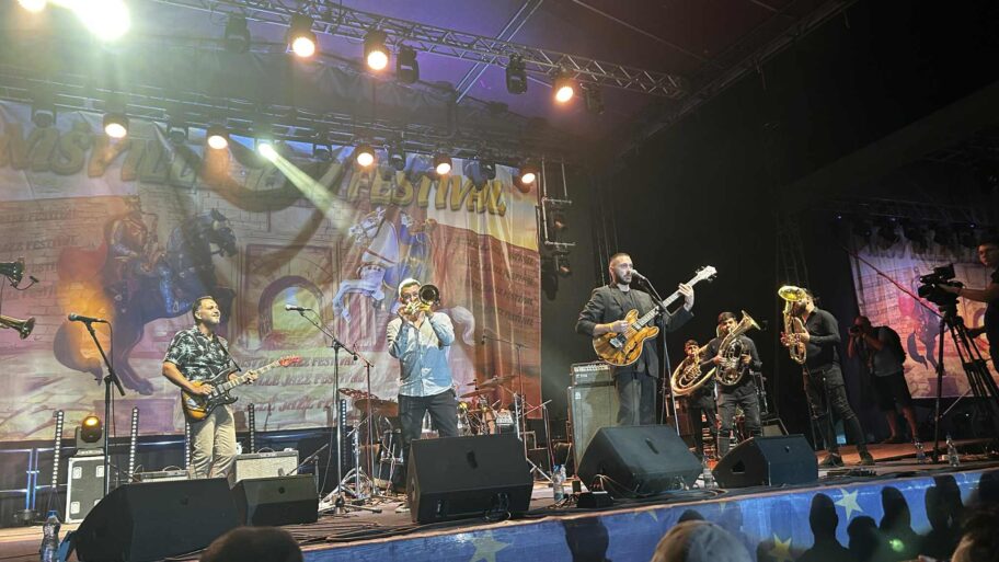 34ee4f19 d923 44bf 9669 b2a39101f613 1