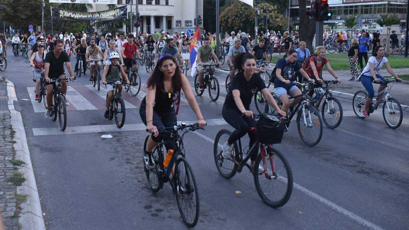 Protestnom vožnjom na biciklima, rolerima i trotinetima kroz Niš, promovisan program Studentskog pokreta 1 841d678d 1b74 4ed7 a829 38ff37d0fd6a e1754680657688
