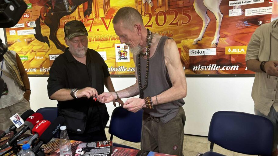 86d911cd 26d7 4dd7 8d7c a09eab0e6fa2