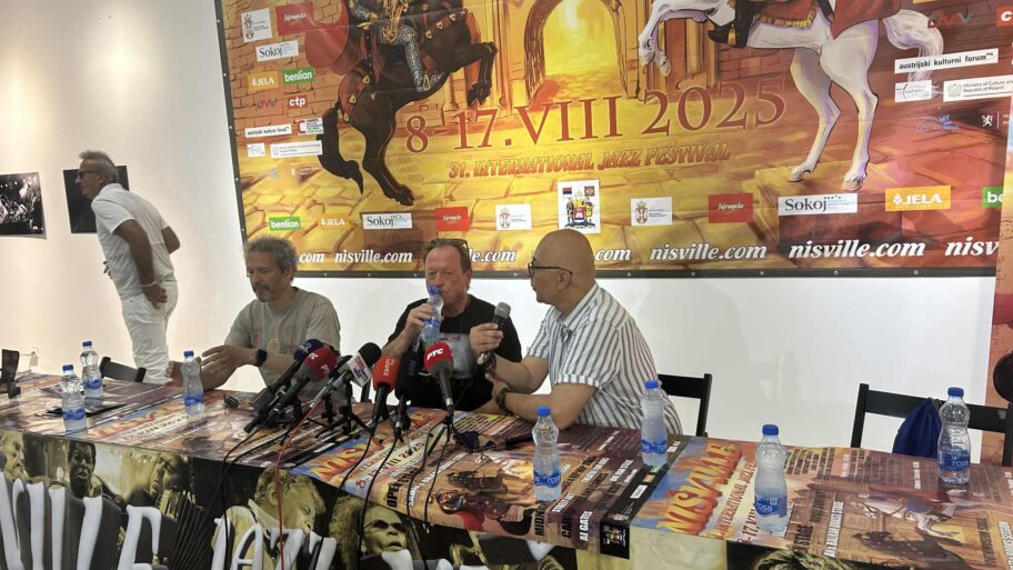 9aee127b 9b2f 44c9 ada6 44ee938b0b30