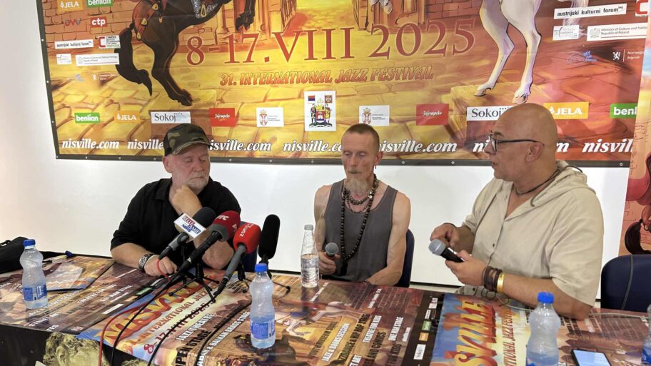 9c6026f1 642d 4172 a1a1 dc3c46754c37