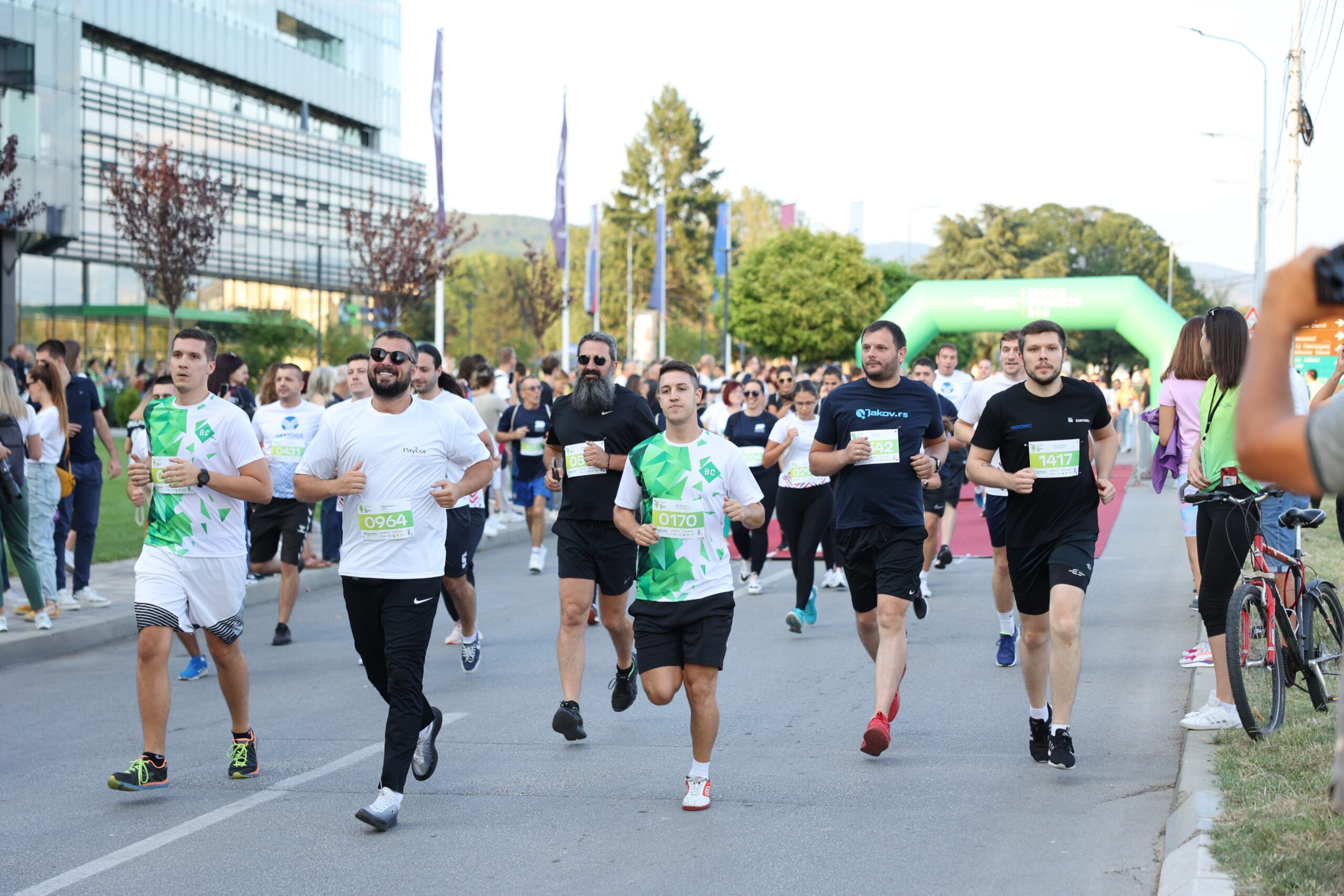 "Niš Business Run 2025": Zaposleni u Nišu izlaze iz kancelarija – pravo na startnu liniju 1 BRI 4401 scaled