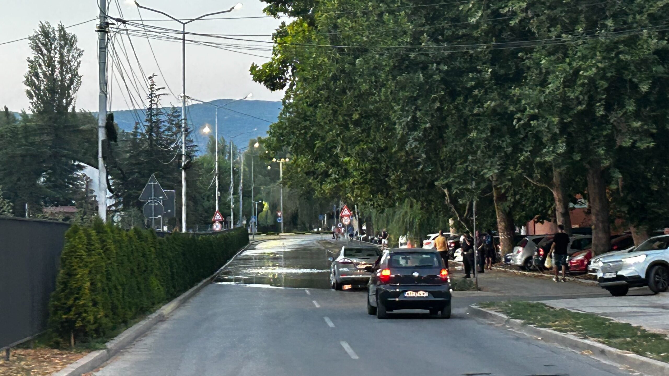 Pukla cev u Blagoja Parovića u Nišu, obustavljen saobraćaj kod „Delte“ 1 IMG 1882 scaled