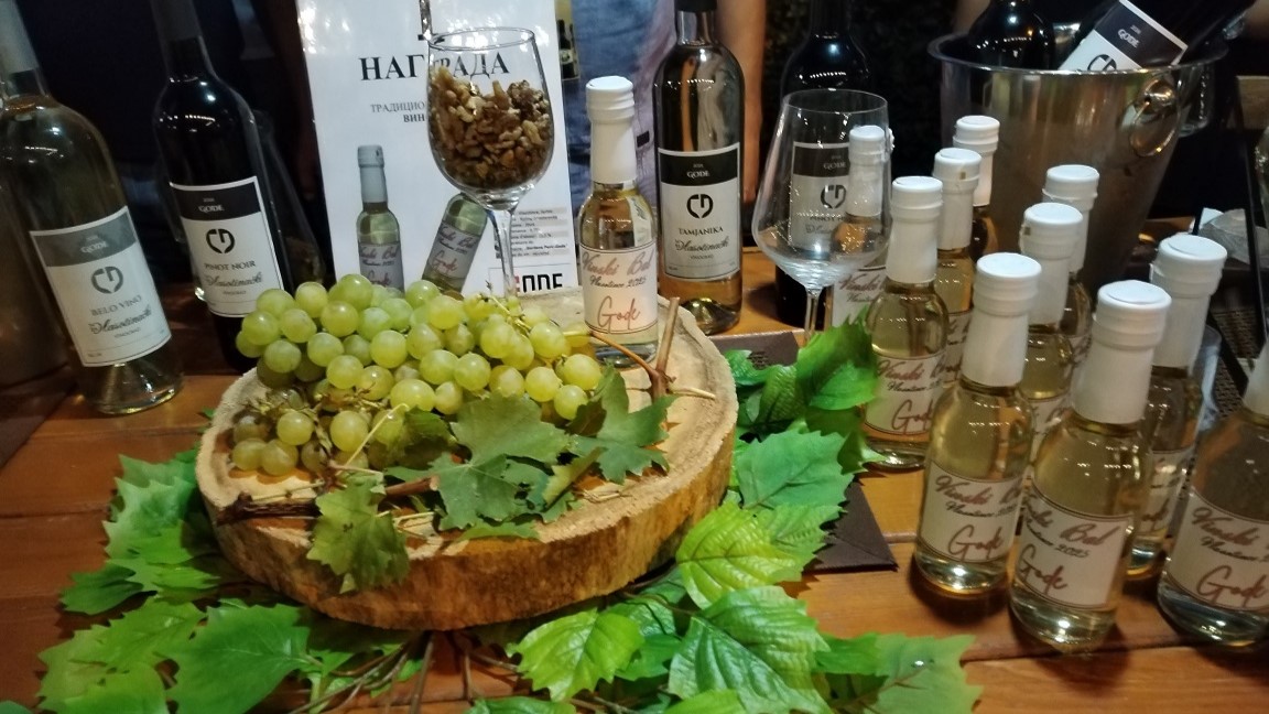 Proglašeni najbolji proizvođači vina na "Vinskom balu" u Vlasotincu 1 IMG 20250822 194918
