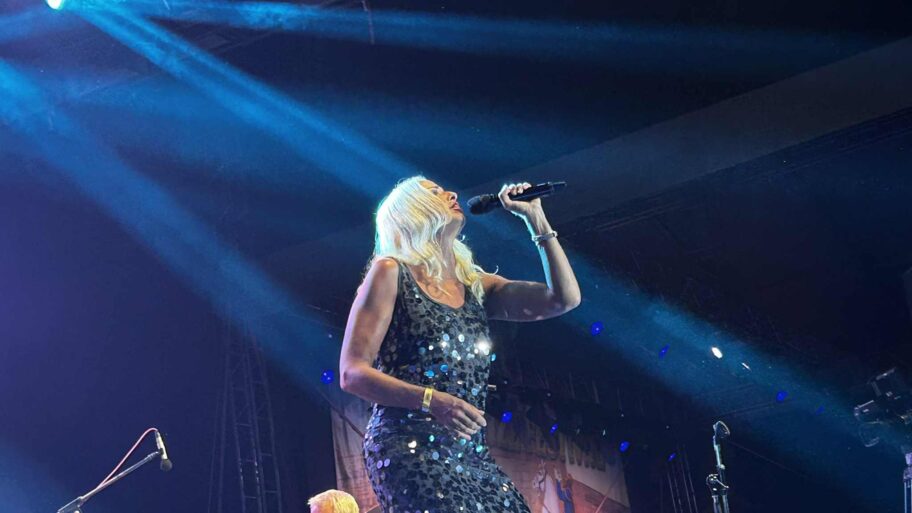 c923f66b 25e8 4774 a180 32c81e0dcec4